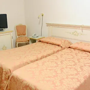Отель Ambassador Tre Rose, Венеция